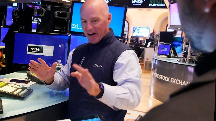 Nach der Rally am Donnerstag geht die Wall Street ohne größere Abschläge ins Wochenende. 