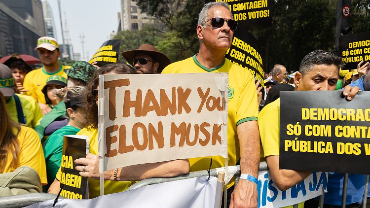 Einige Brasilianer sind für Musk sogar auf die Straße gegangen.