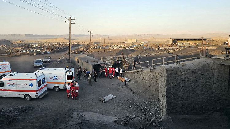 Angesammeltes Gas erschwerte die Rettungsarbeiten nach dem Grubenunglück im Iran.