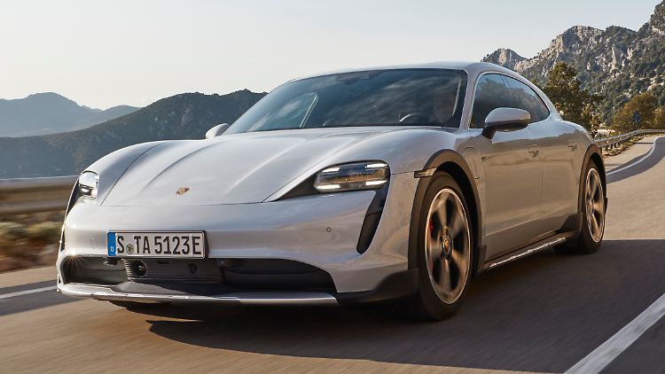 Der 4 Cross Turismo ist die neueste Variante des Porsche Taycan.