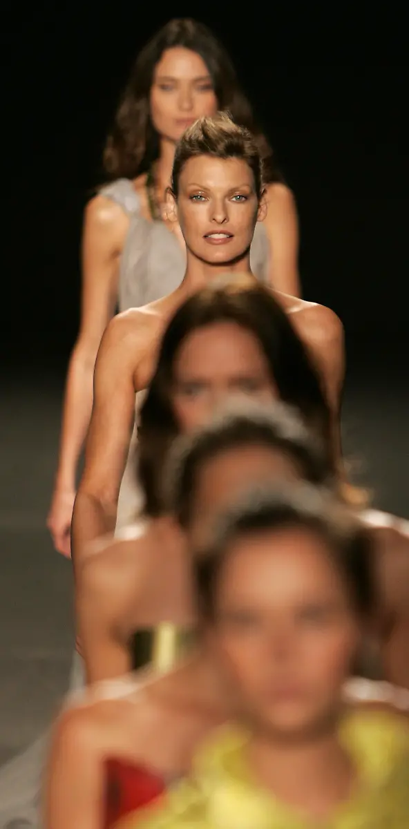 2005-09-18T000000Z-1713279711-RP6DRMZZOHAD-RTRMADP-3-BRITAIN-FASHION