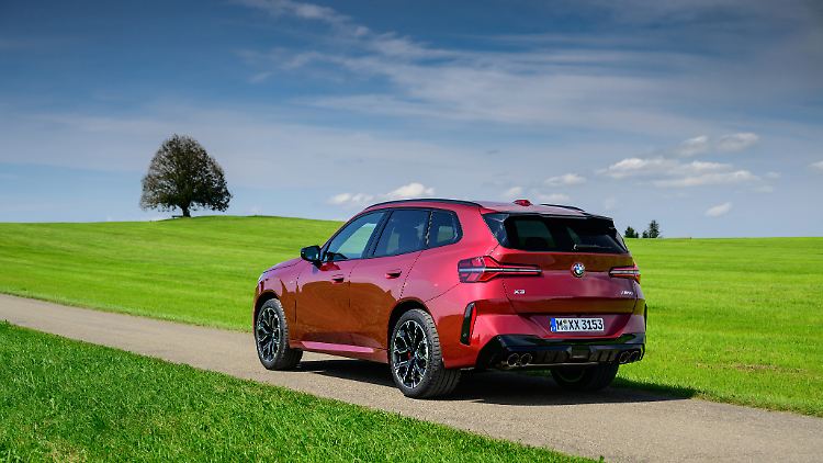 Der BMW X3 erinnert ein bisschen an den Hipster-XM. Vier Auspuff-Endrohre bleiben dem M-Performance-Modell vorbehalten