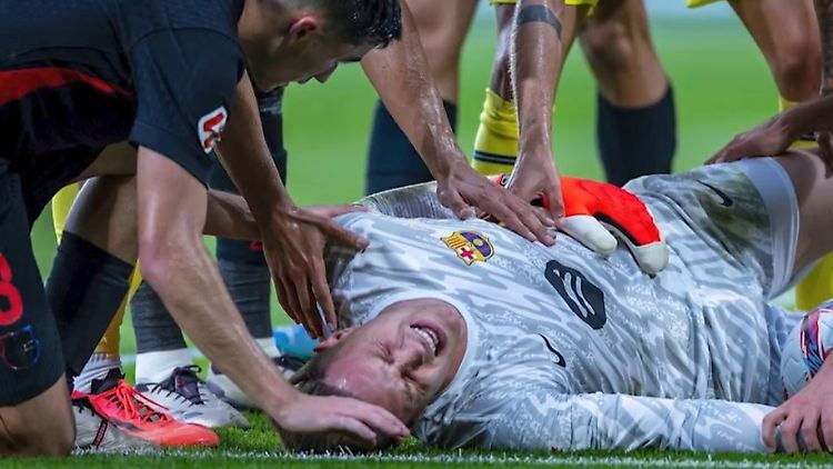 So viel Pech wie ter Stegen kann man gar nicht haben: Jahrelang wartet er auf den Platz im deutschen Tor. Kaum hat er ihn, folgt eine schwere Knieverletzung.