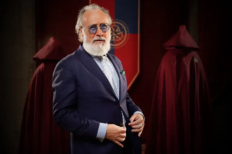 e48050f8-d8cc-41e8-8c96-83eeab54e412-e2e1279c-a865-4cf6-a204-876872d9dbbd