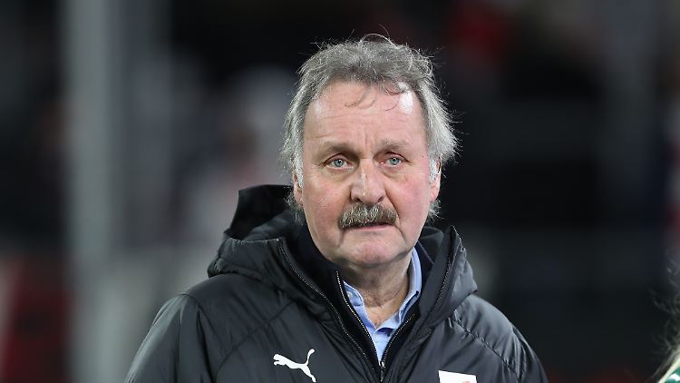 "Die Situation ist dramatisch", sagt Ex-Trainer Peter Neururer.