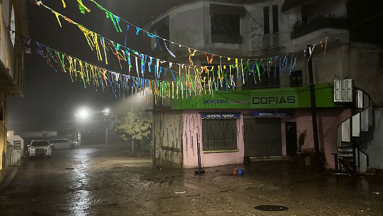 Im Bundesstaat Oaxaca (hier ist eine leere Straße in Santiago Jamiltepec zu sehen) werden bedrohliche Szenarien erwartet.