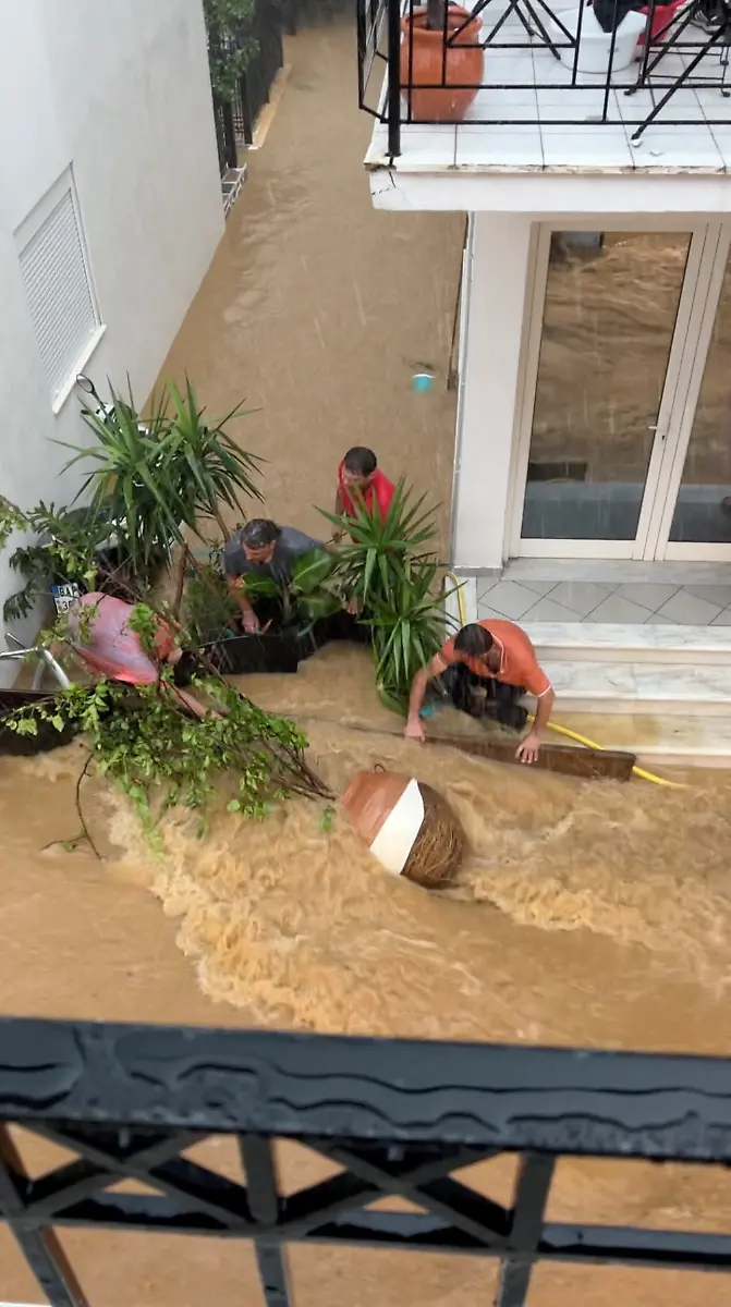 35ef49e311143664cf1d6384a27716c8