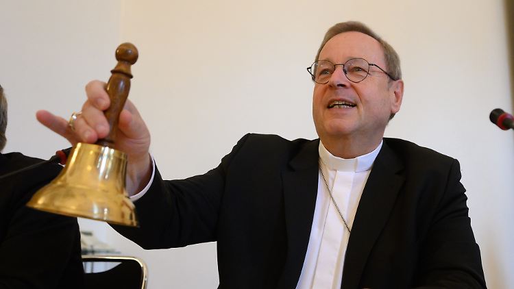 Bätzing spricht sich für die Zulassung von Frauen zum Diakonat aus - das würde ein neues Zeitalter bei der katholischen Kirche einläuten.
