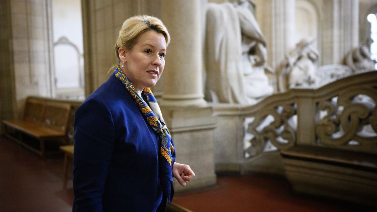 Der Angriff hat für Franziska Giffey nach eigenen Angaben langwierige Folgen nach sich gezogen. 