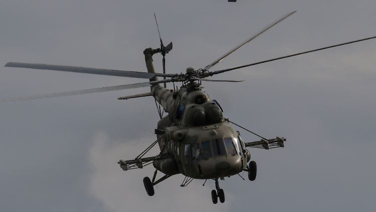 Ein MI-8 vom Hersteller Mil im Vordergrund (Symbolbild).