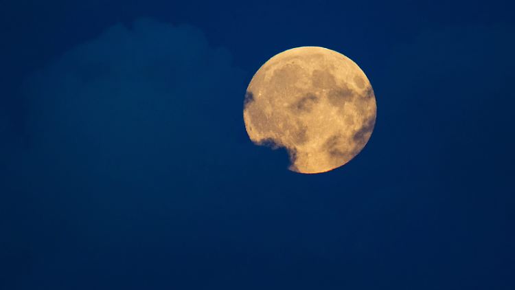 Der Vollmond kommt im Oktober in relative Erdnähe.