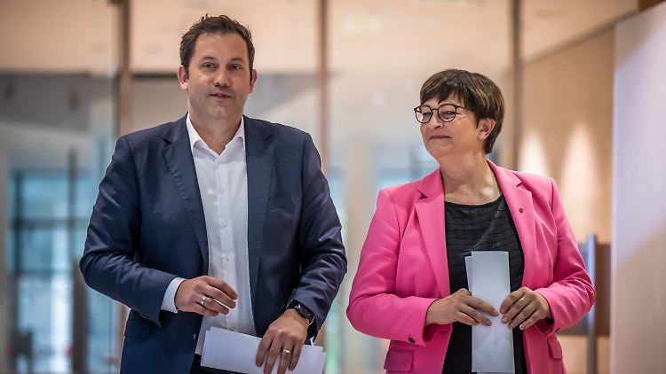 "Trotz mancher inhaltlicher Unterschiede war diese Partnerschaft sehr angenehm", teilen Klingbeil und Esken mit.