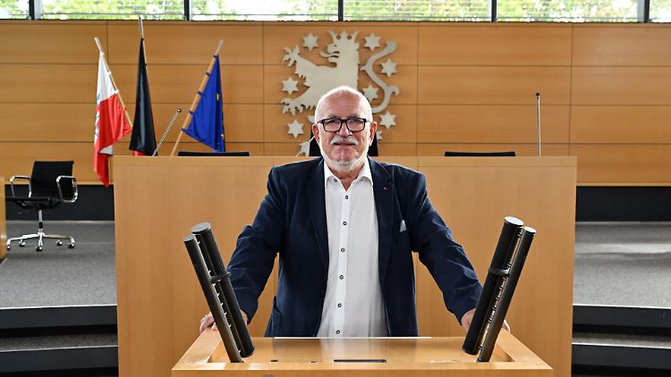 AfD-Politiker Jürgen Treutler wird als Alterspräsident die erste Sitzung des neu gewählten Landtags leiten.