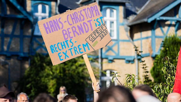 Fraktionschef Hans-Christoph Berndt ist einer von mutmaßlich elf gesicherten Rechtsextremisten im neuen Brandenburger Landtag.