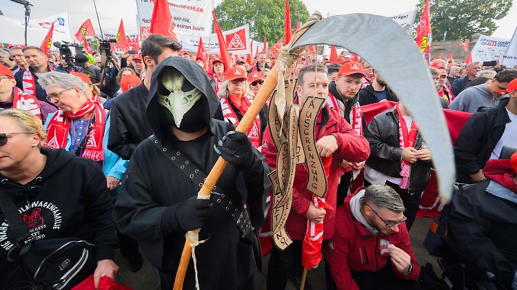Die Arbeitnehmer bei Volkswagen sorgen sich mitunter um ihre Arbeitsplätze. 