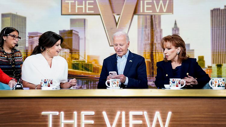 Joe Biden gibt an, nicht auf Druck der Kritiker aus dem Präsidentschaftsrennen ausgestiegen zu sein.