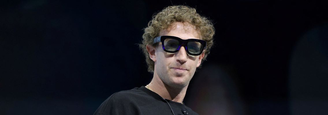 2024-09-25T204232Z_1101917728_RC2U7AAQTWHO_RTRMADP_3_META-PLATFORMS-VIRTUAL-REALITY-ZUCKERBERG.JPG