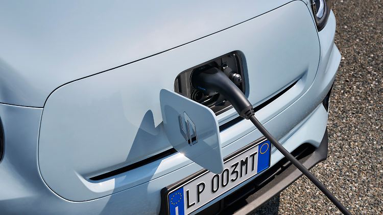 Der Leapmotor T03 gehört zu der Gattung der Nasenlader. Das DC-Ladetempo ist mit 48 kW eher branchenüblich.