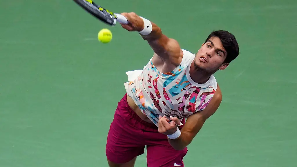 Gewann-sein-Achtelfinale-gegen-Matteo-Arnaldi-glatt-in-drei-Saetzen-Carlos-Alcaraz