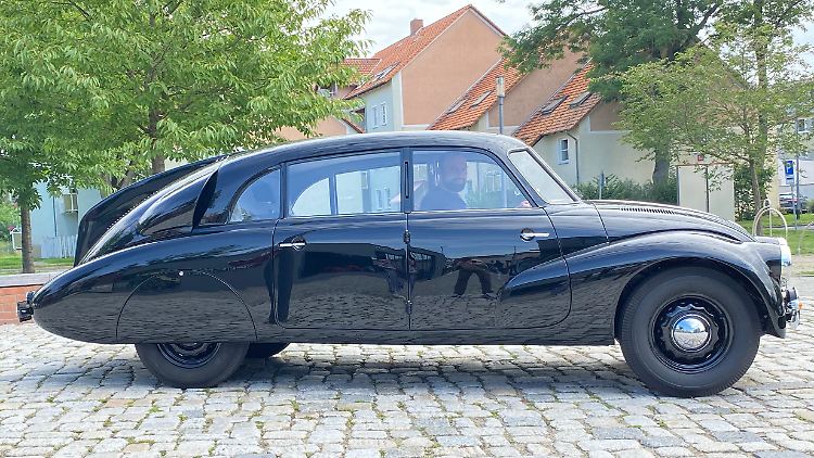 Der Tatra 87 wirkt sehr gestreckt durch seinen ausladenden Radstand, dabei ist er nur 4,74 Meter lang.