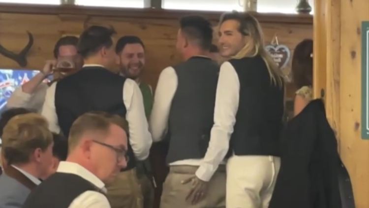 Bill Kaulitz Marc Eggers Wiesn.jpg