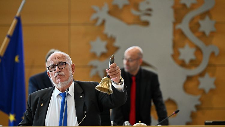 Wer ist der Alterspräsident im Thüringer Landtag, Jürgen Treutler von der AfD?