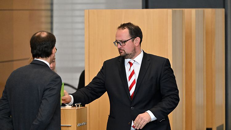 Thadäus König ist der Konsenskandidat von CDU, BSW, Linken und der SPD.