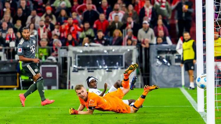 Serge Gnabry hat zweimal großes Pech.