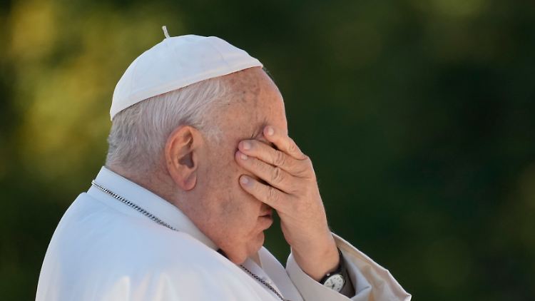 Hat wohl nicht immer den Durchblick: Papst Franziskus in Belgien.