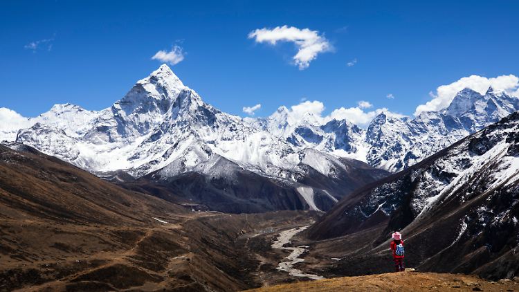 Der Mount Everest überragt die nächsthöheren Achttausender-Gipfel um mehr als 200 Meter.