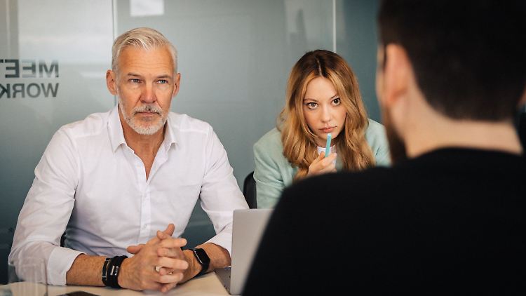 Hier gibt's nichts geschenkt: Die Höhe der Abfindung ist nicht gesetzlich geregelt und muss zwischen Arbeitgeber und Arbeitnehmer individuell ausgehandelt werden.