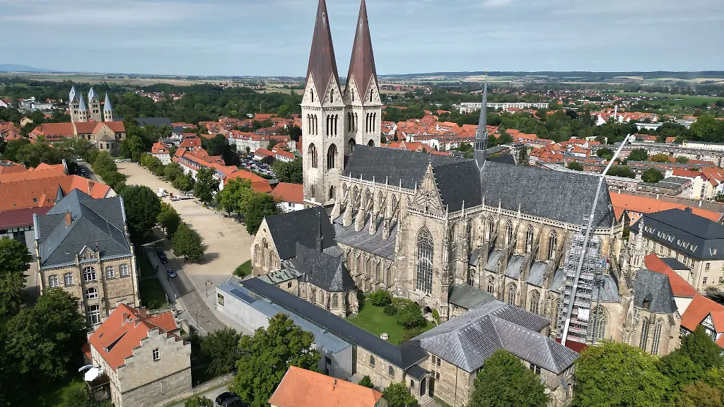 Blick-auf-den-Halberstaedter-Dom-St-Stephanus