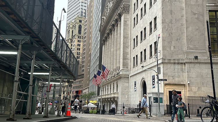 Trotz der Verunsicherung schlossen die Indizes an der Wall Street über ihren jeweiligen Tagestiefs.