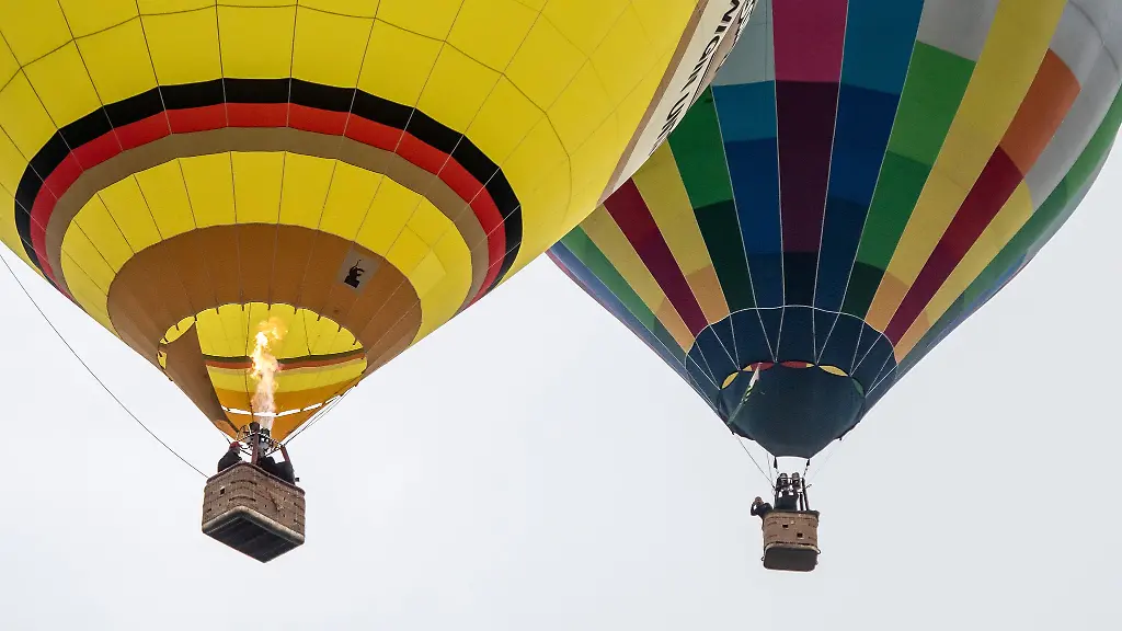 Heissluftballone-bei-der-Internationalen-Warsteiner-Montgolfiade