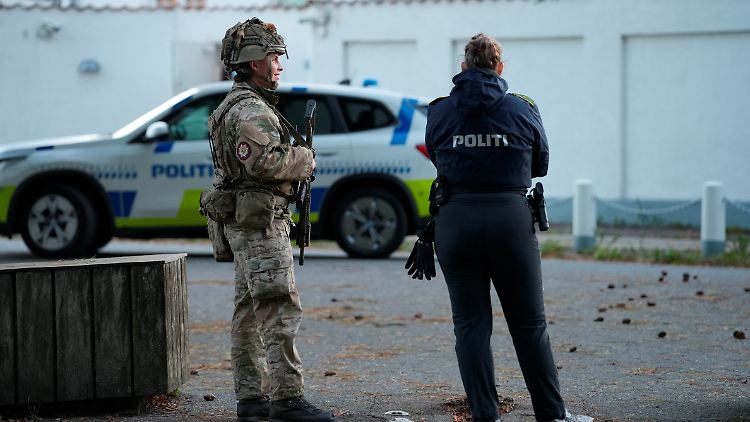 Die dänische Polizei sichert die Umgebung der israelischen Vertretung. 