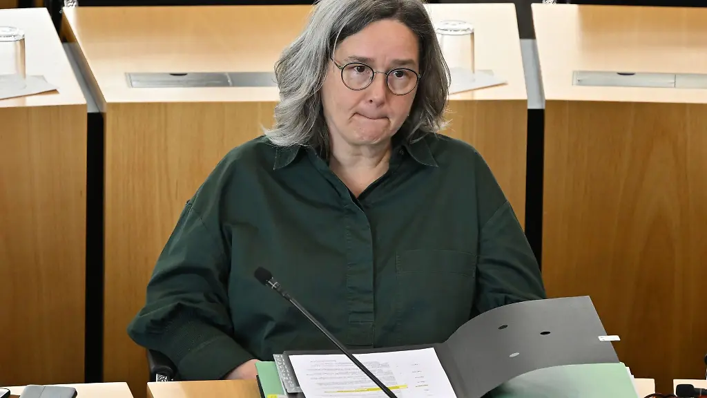 Heike-Werner-waehrend-der-Sitzung-des-Thueringer-Landtags-in-Erfurt