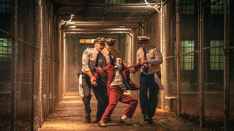 Verhaftet wegen Erfolglosigkeit: Joaquin Phoenix als Joker.