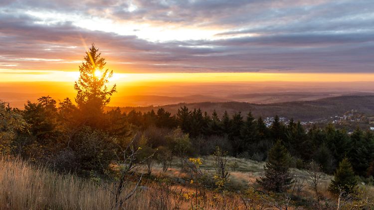 Goldene Aussichten: Pünktlich zum Einheitstag zieht ein Hoch heran.