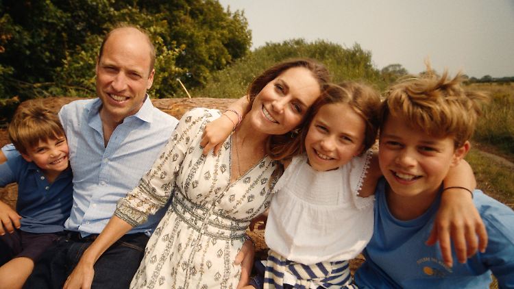 Der Kensington-Palast veröffentlichte vor einem knappen Monat bereits ein Foto der royalen Familie. 
