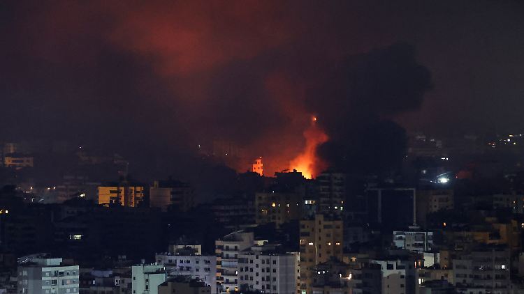 Die israelische Armee hat die Bevölkerung in großen Teilen des Südens der libanesischen Hauptstadt Beirut zur Evakuierung aufgerufen.
