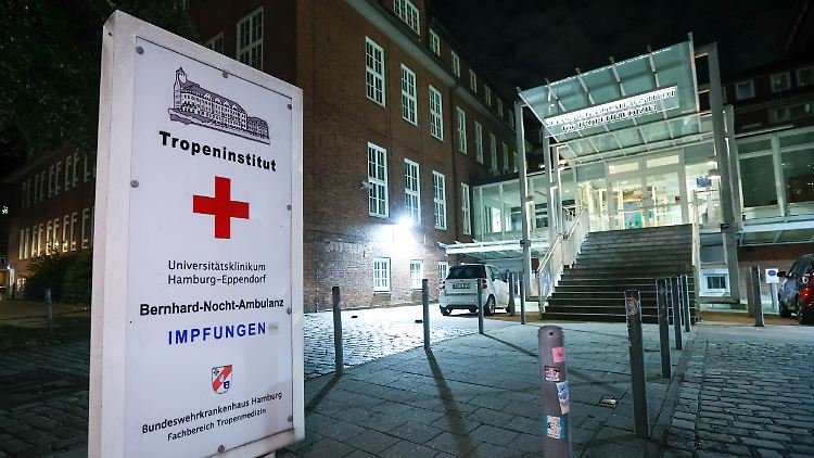 Die beiden möglicherweise Infizierten werden im  Universitätsklinikum Eppendorf behandelt.