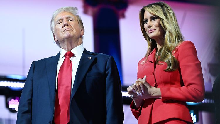 Das Recht auf Abtreibung gehöre zu ihrer lebenslangen Überzeugung, schreibt Melania Trump laut dem Bericht in ihrem Buch.