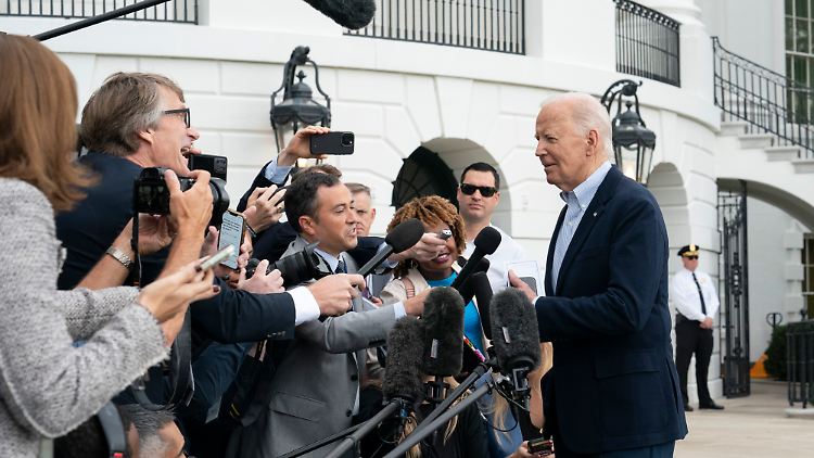 Auf die Frage, ob er israelischen Attacken auf iranische Ölanlagen zustimmen würde, sagte Biden: "Wir führen darüber Gespräche." 