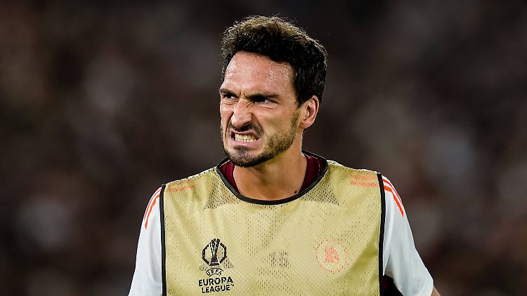 Mats Hummels durfte in der Europa League wieder nicht ran für die Roma.