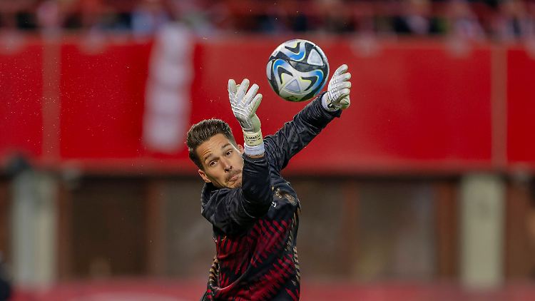 Janis Blaswich rückt abermals ins DFB-Team auf.
