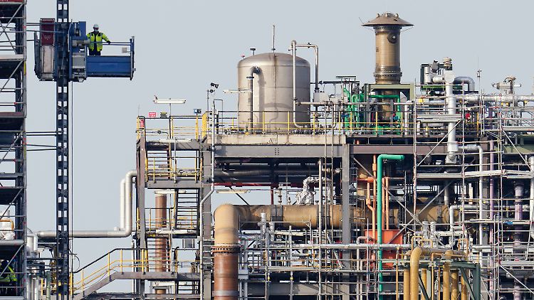 78 Prozent der Anlagen am Standort Ludwigshafen seien zukunftssicher, sagte BASF-Chef Markus Kamieth.