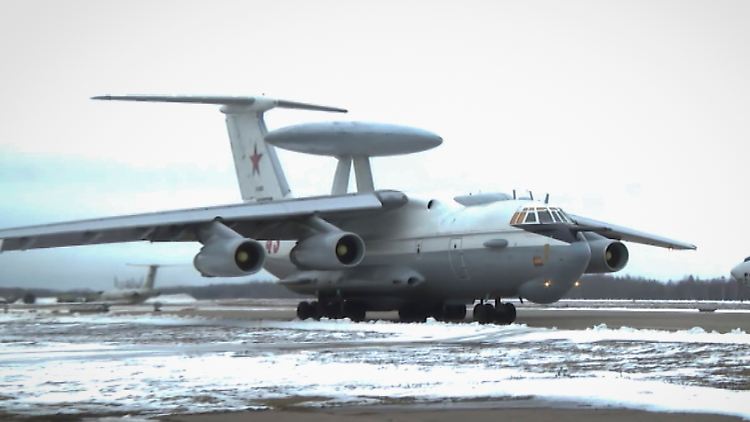 Ein Flugzeug des Typs A-50 sollen die Saboteure außer Gefecht gesetzt haben.