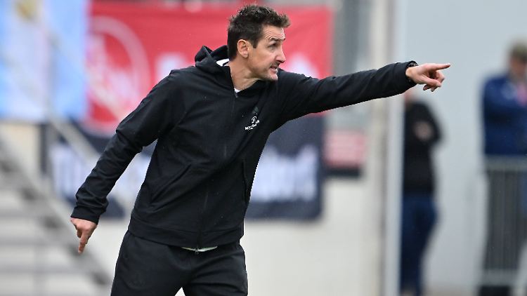 Klose sieht seine Nürnberger siegen.