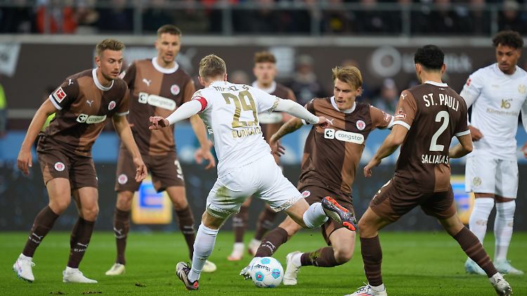 Die Mainzer um Kapitän Jonathan Burkhardt machen früh alles klar.