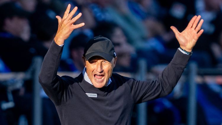 Peter Zeidler wartet mit dem VfL Bochum weiter auf den ersten Saisonsieg.